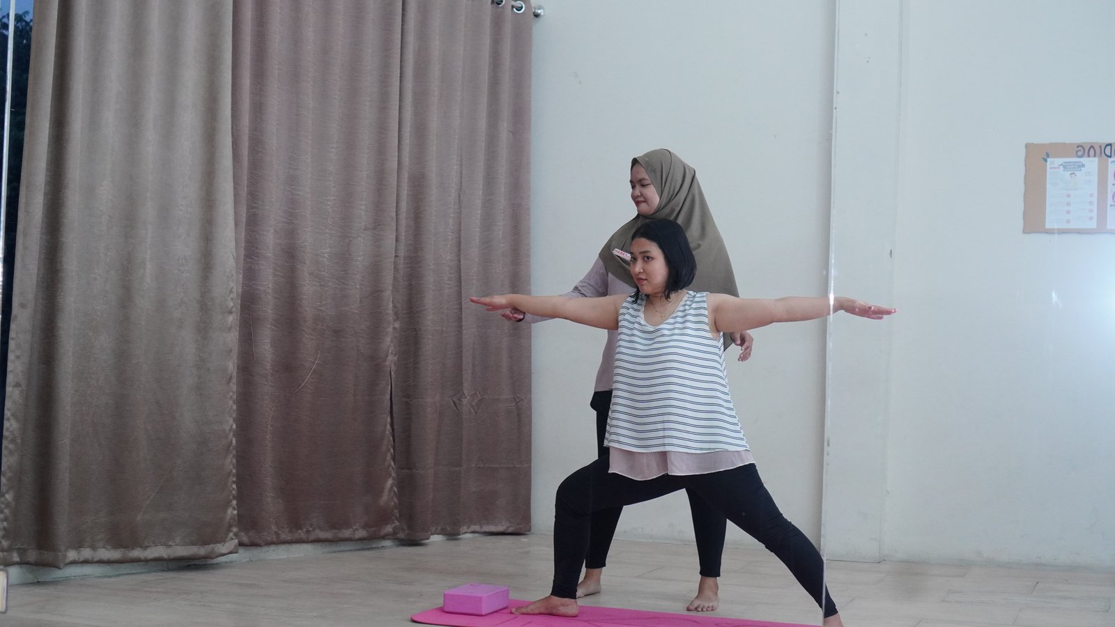 Kelas Prenatal Yoga